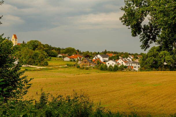 Thumbnail: _JA 40709 Kirche Hohenried, neue Siedlung Nordosten, super Gemeinschaft.jpg